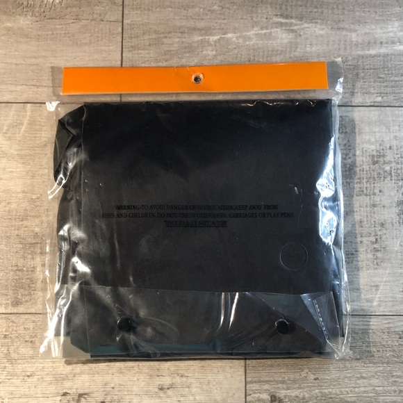 Halloween Reversible Cape Wal-Mart New One Size Black & Red 48"x22" - Picture 14 of 15